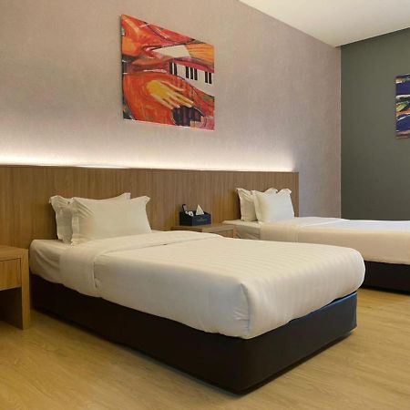 Kluang Riverview Hotel Exterior foto